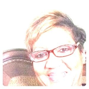 Meet your Posher, Phyllis